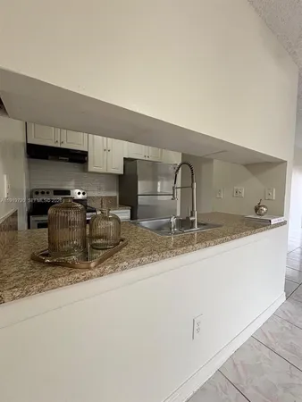 $1,850 | 6031 10th Avenue North, Unit 218, Greenacres, FL 33463