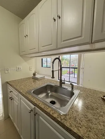 $1,850 | 6031 10th Avenue North, Unit 218, Greenacres, FL 33463
