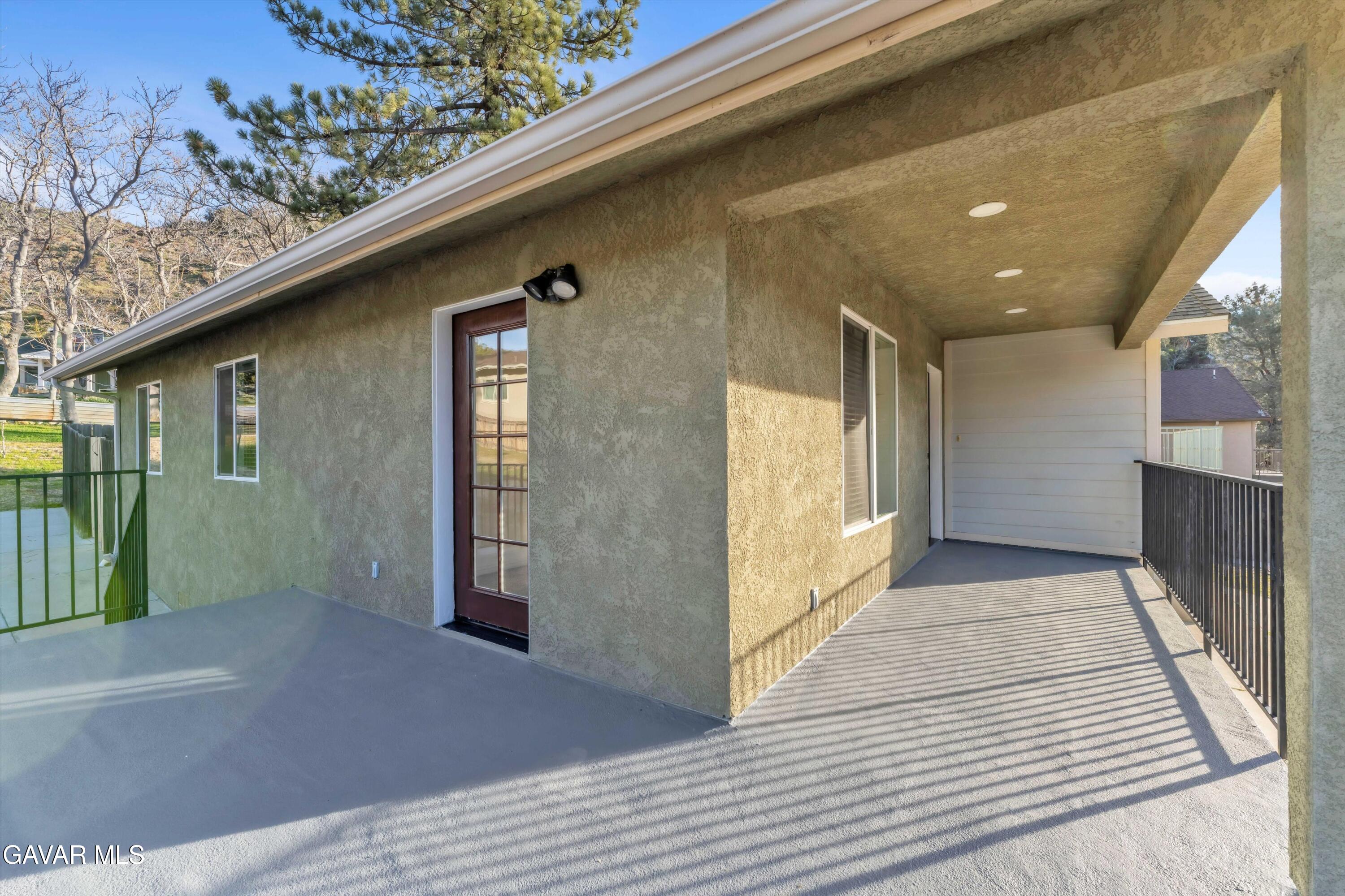17819 Elizabeth Lake Road Lake Hughes, CA 93532 - Photo 4 of 28 04-JYP01088
