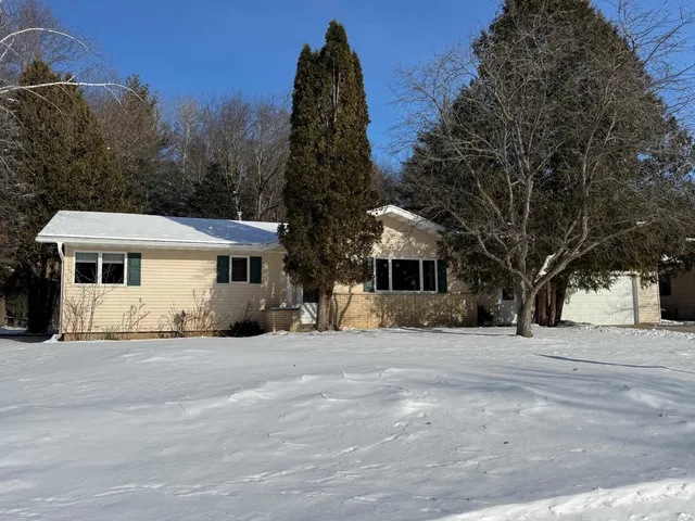 $224,900 | 205 Alpine Drive, Shawano, WI 54166
