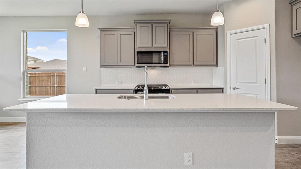 121 Ringtail Drive Rhome, TX 76078 - Photo 7 of 40 Gallery Image 7