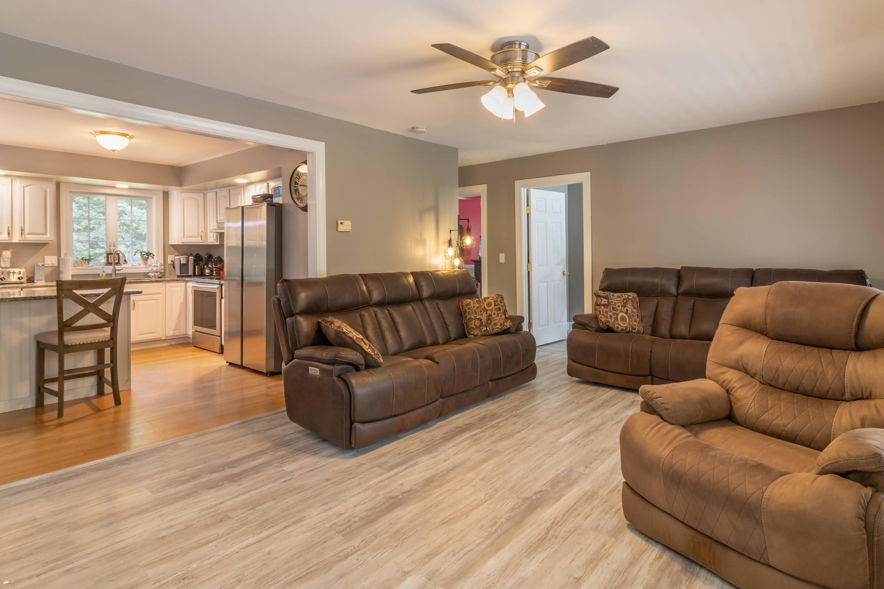 812 Blackstream Road Hermon, ME 04401 - Photo 23 of 52 812 Blackstream Road Interiors