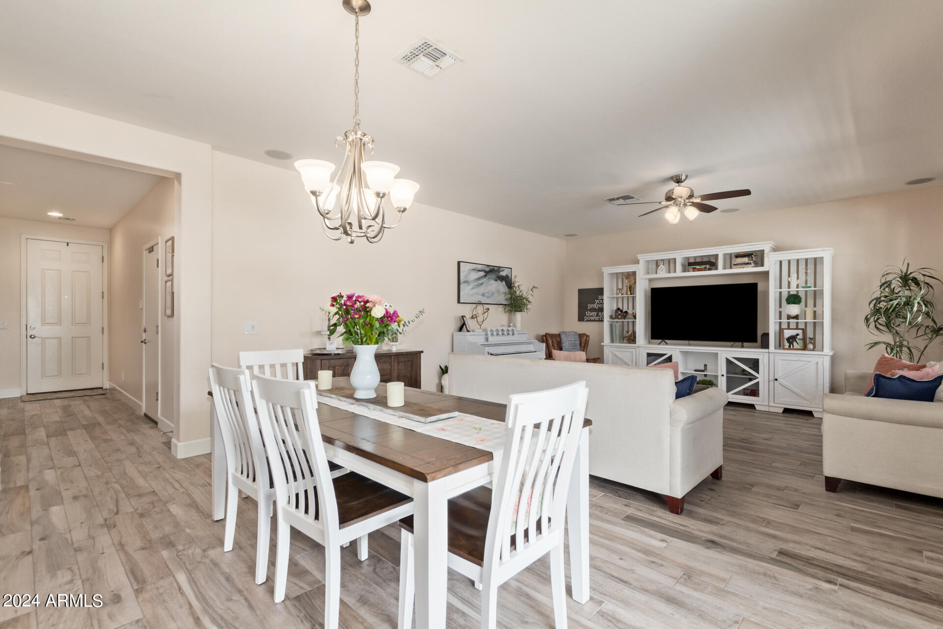 3208 East Rochelle Street Mesa, AZ 85213 - Photo 11 of 42 11 - Rochelle