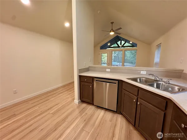 $1,850 | 33 N Mount, Hoodsport, WA 98548