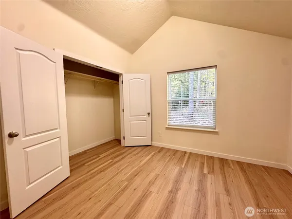 $1,850 | 33 N Mount, Hoodsport, WA 98548