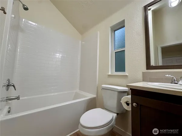 $1,850 | 33 N Mount, Hoodsport, WA 98548