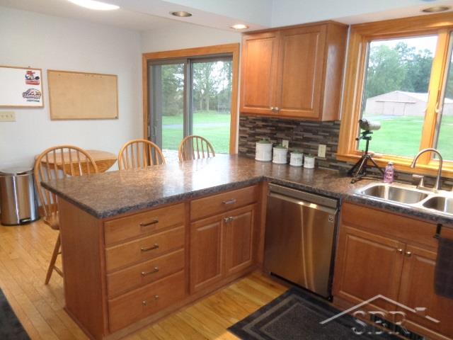 2466 Liberty Road Saginaw, MI 48604 - Photo 12 of 58 Kitchen