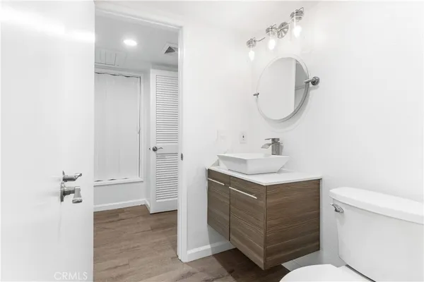 $590,000 | 631 South Kenmore Avenue, Unit 406, Los Angeles, CA 90005