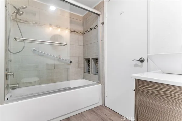 $590,000 | 631 South Kenmore Avenue, Unit 406, Los Angeles, CA 90005