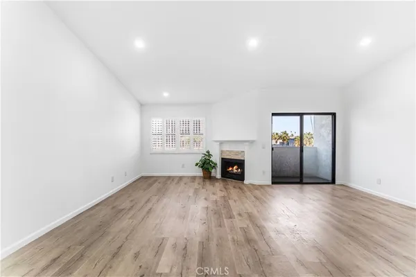 $590,000 | 631 South Kenmore Avenue, Unit 406, Los Angeles, CA 90005