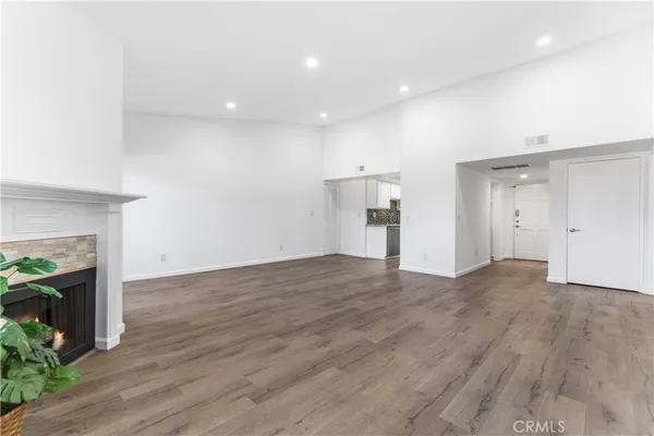 $590,000 | 631 South Kenmore Avenue, Unit 406, Los Angeles, CA 90005