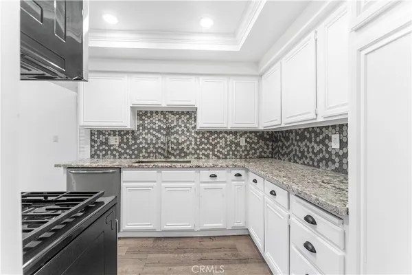$590,000 | 631 South Kenmore Avenue, Unit 406, Los Angeles, CA 90005