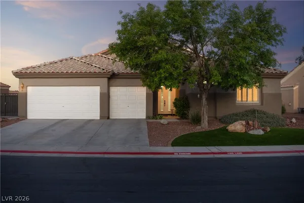 $675,000 | 7646 Majestic Springs Drive, Las Vegas, NV 89131