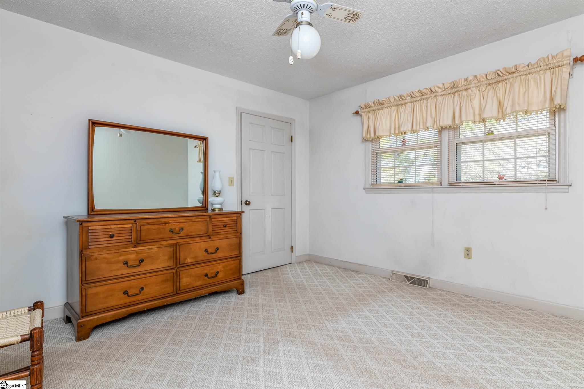 1406 Howell Road Duncan, SC 29334 - Photo 19 of 27 Gallery Image 19
