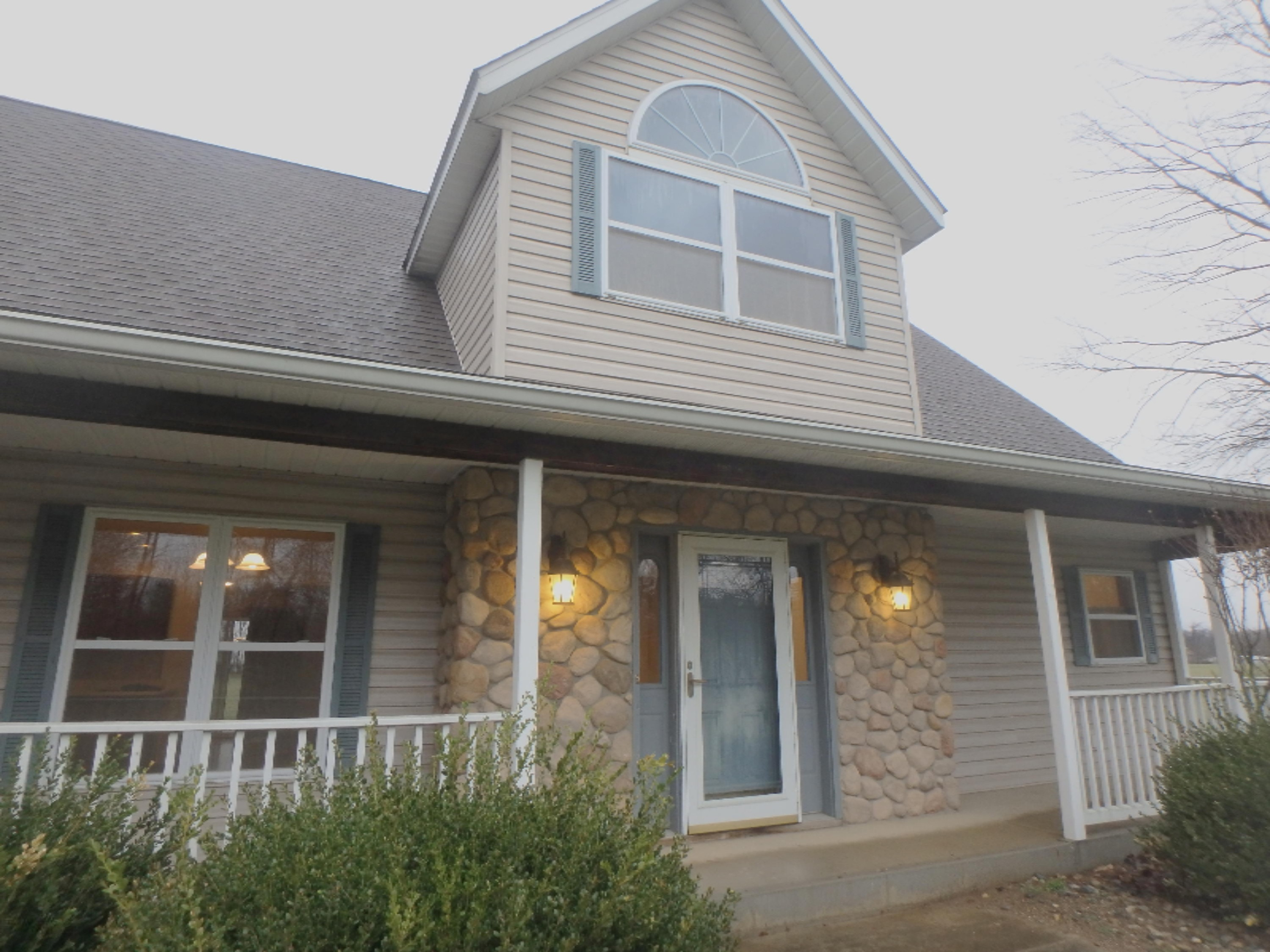 2130 Weaver Road Niles, MI 49120 - Photo 2 of 36 P3301877