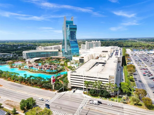 $2,200 | 4530 Southwest 54th Street, Unit 205D, Dania Beach, FL 33314