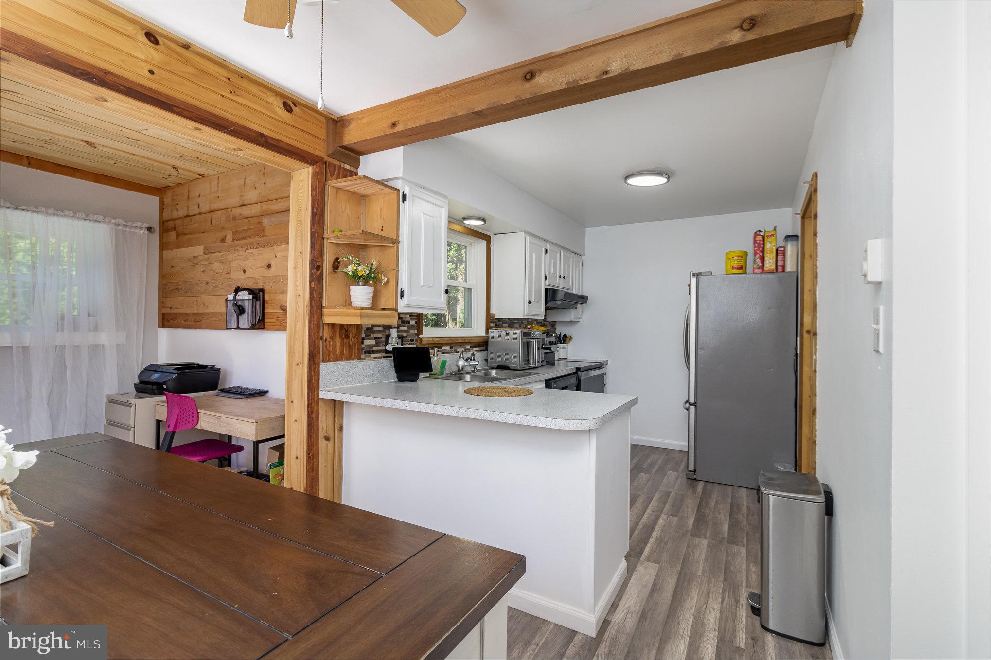 1029 Williamsburg Road Lancaster, PA 17603 - Photo 5 of 27