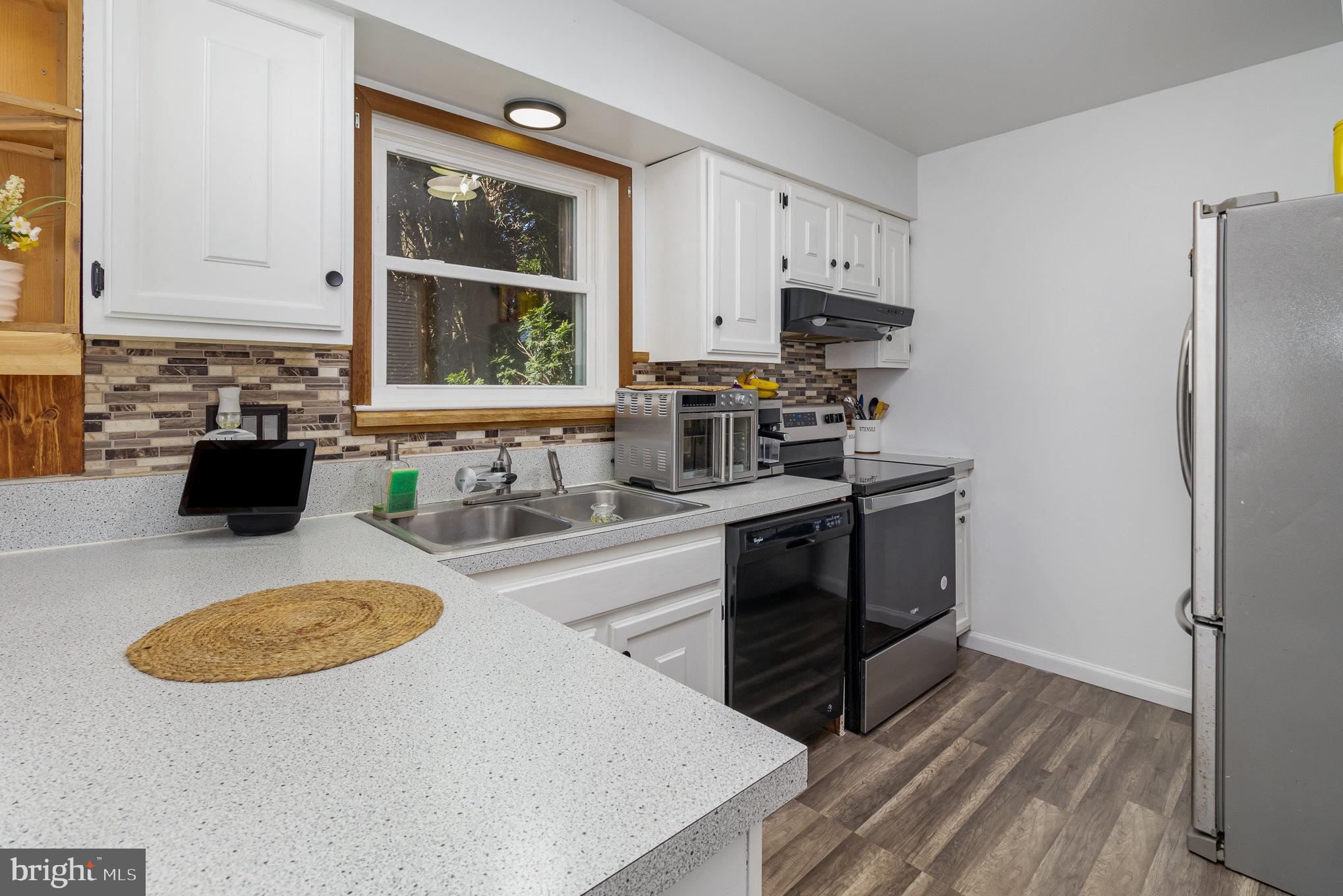 1029 Williamsburg Road Lancaster, PA 17603 - Photo 6 of 27