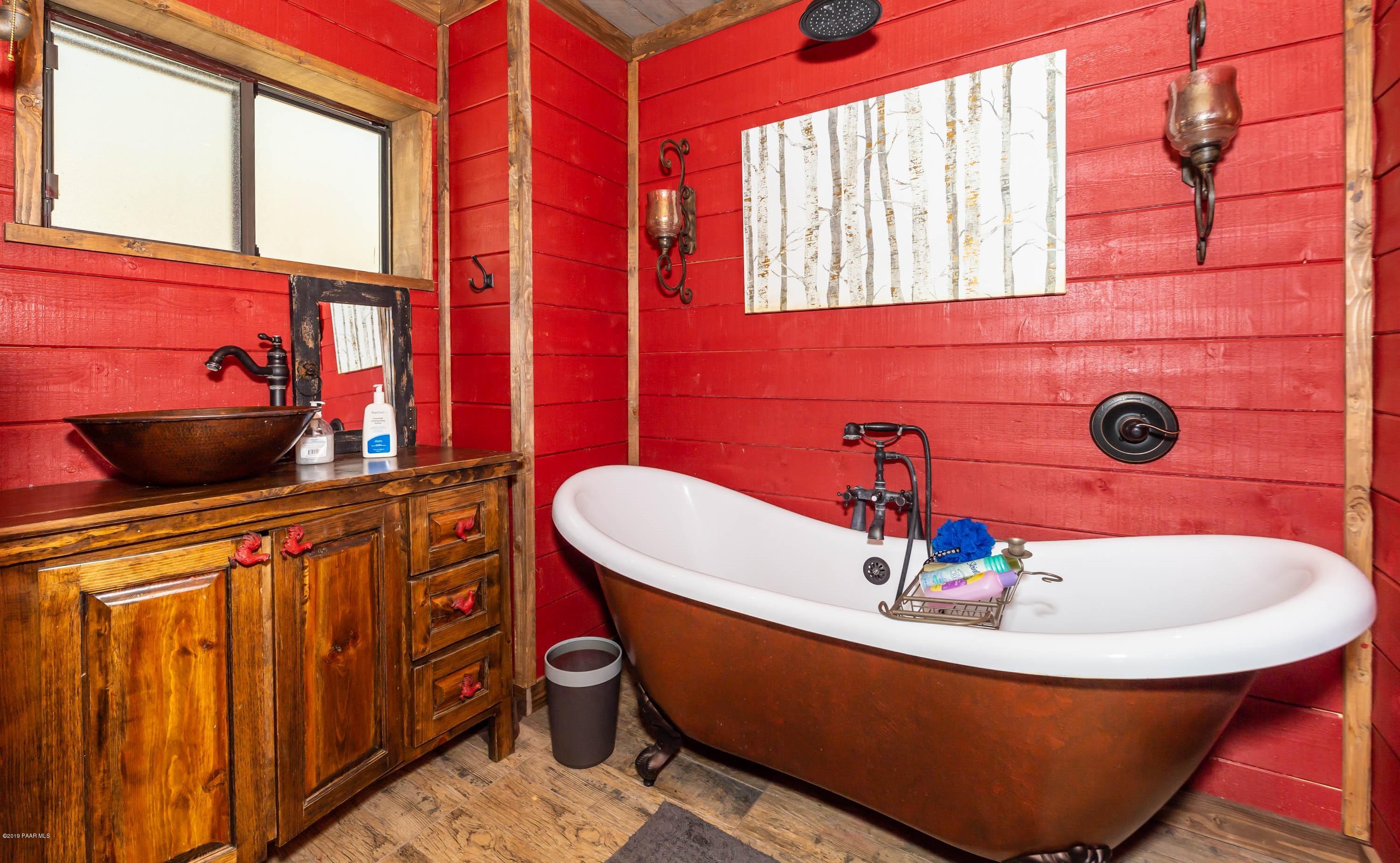 1310 West Mica Road Prescott, AZ 86303 - Photo 11 of 28 010_Main Level Bathroom