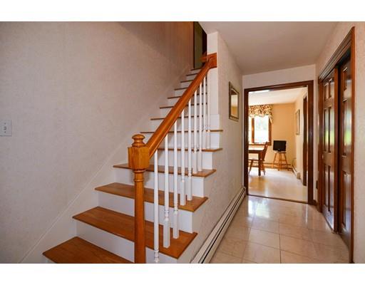 46 Deerfield Road Shrewsbury, MA 01545 - Photo 3 of 26 Gallery Image 3