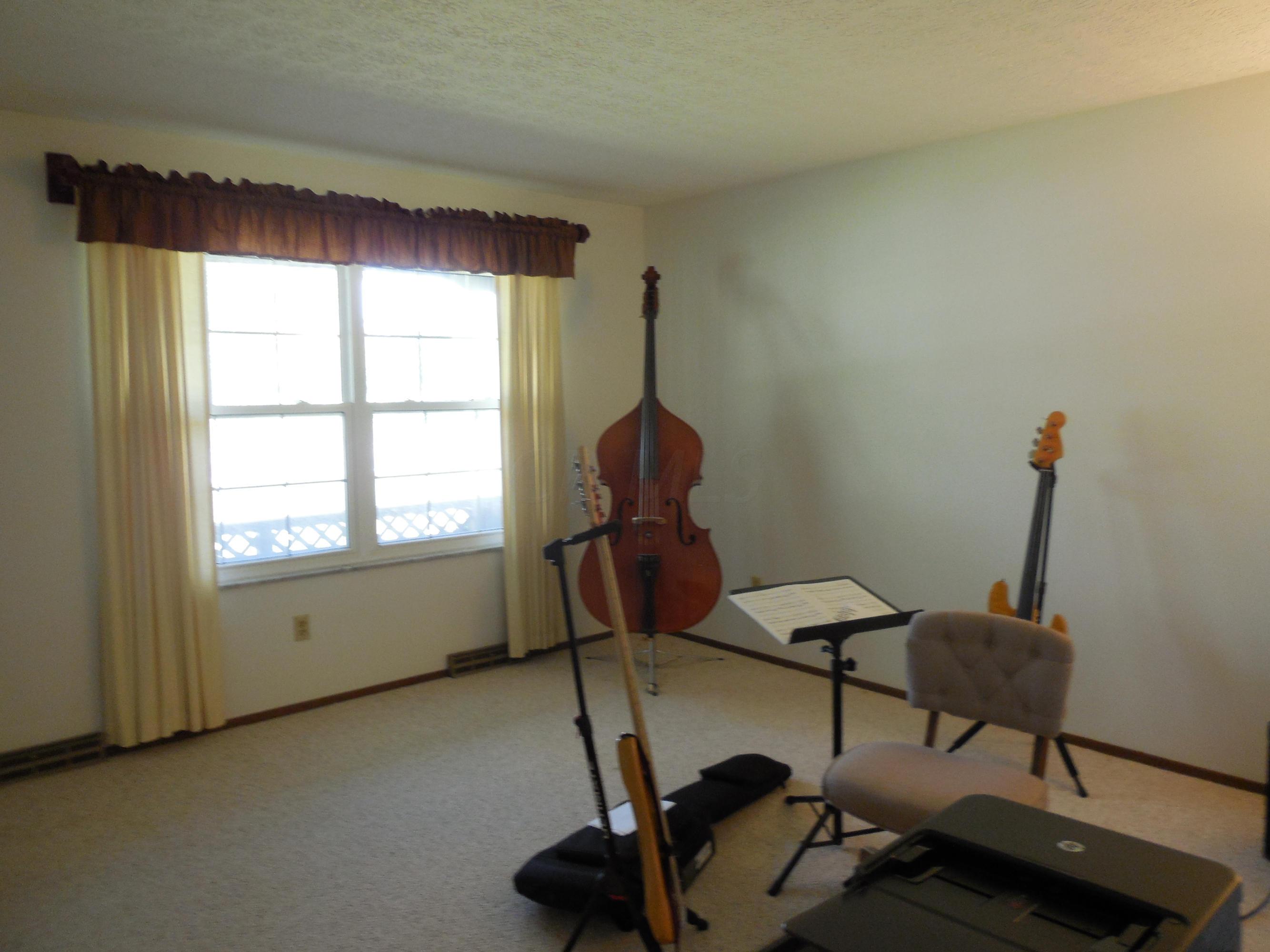 6556 Davis Road Hilliard, OH 43026 - Photo 4 of 11 Gallery Image 4
