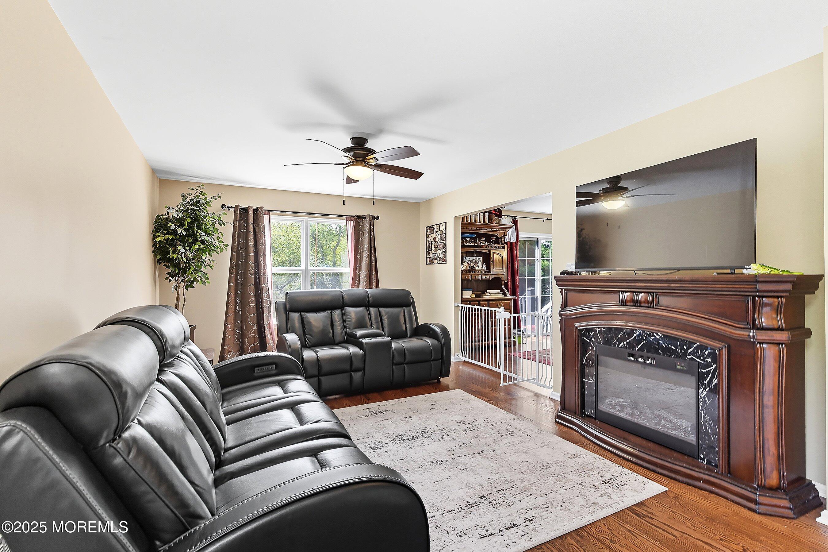 1090 Bennetts Mills Road Jackson, NJ 08527 - Photo 4 of 25 04-Living 1A