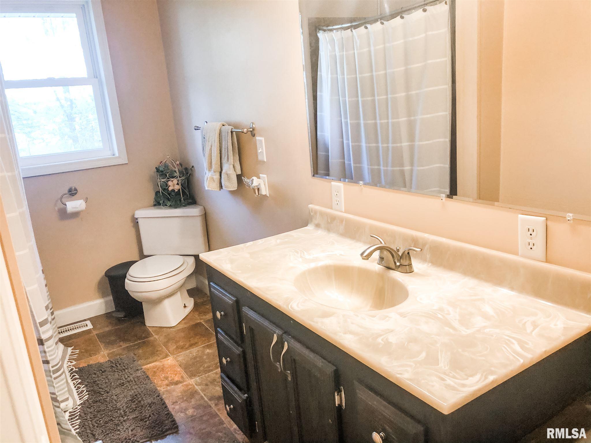 667 Fairman Road Sandoval, IL 62882 - Photo 17 of 38