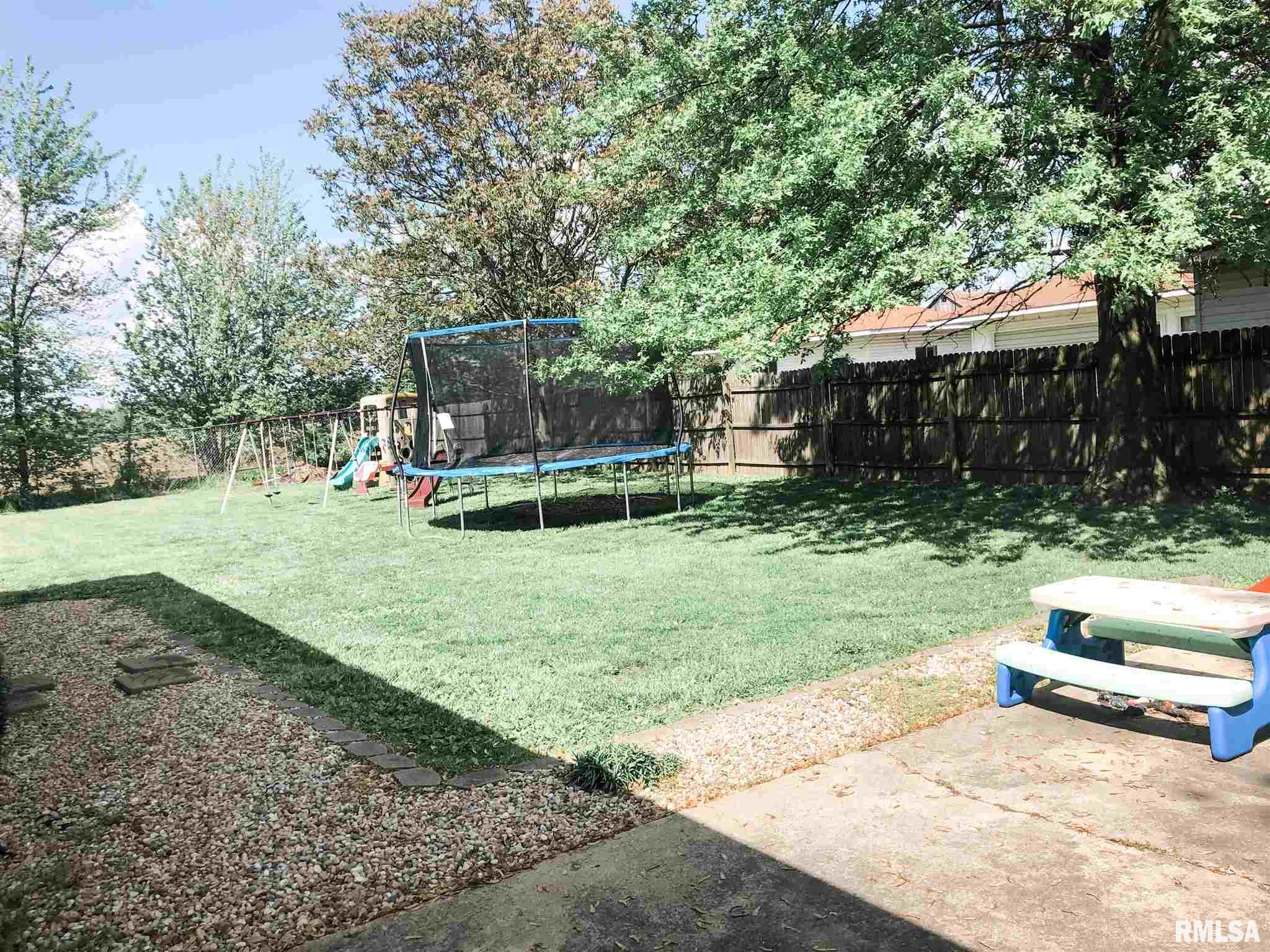 667 Fairman Road Sandoval, IL 62882 - Photo 33 of 38