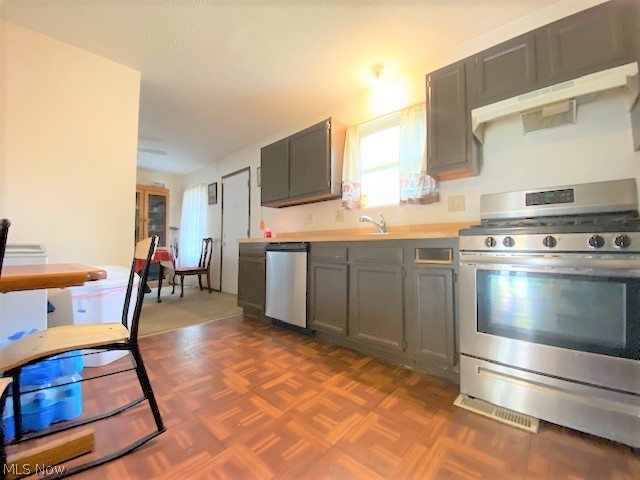 7001 Colfax Road Cleveland, OH 44104 - Photo 8 of 35