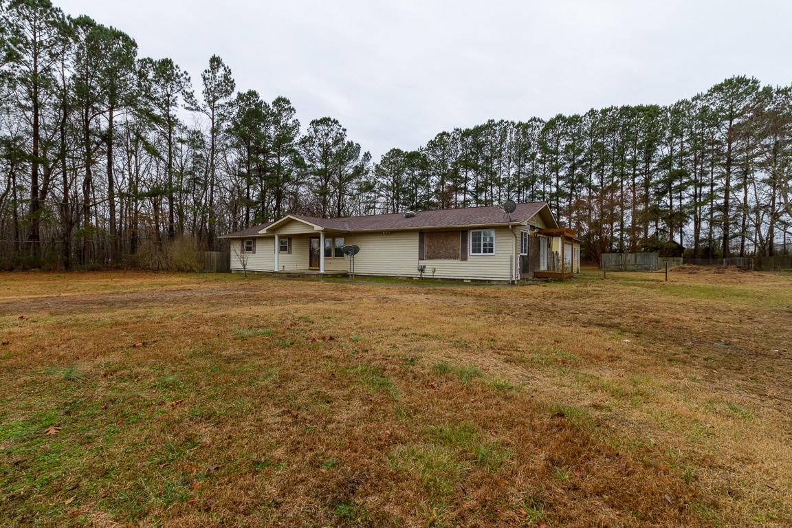 1931 Boynton Valley Road Manchester, TN 37355 - Photo 3 of 22 a front view of a house with a yard
