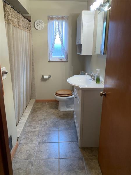 7064 Shannon Road Verona, PA 15147 - Photo 12 of 22 Gallery Image 12