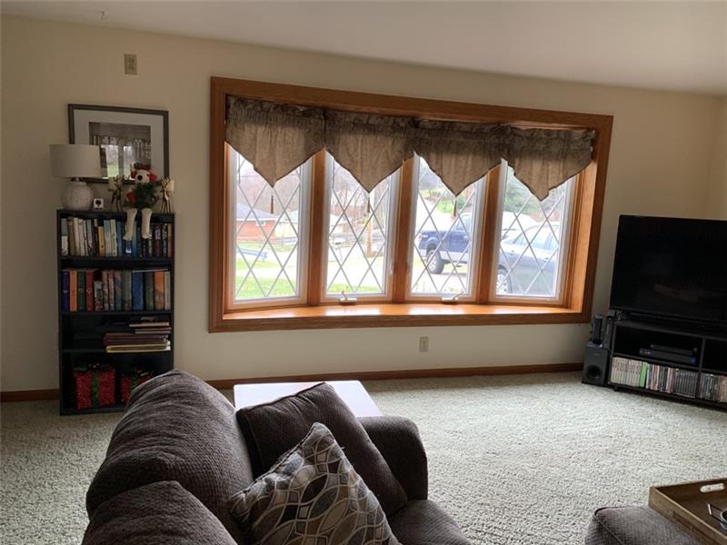 7064 Shannon Road Verona, PA 15147 - Photo 4 of 22 Gallery Image 4