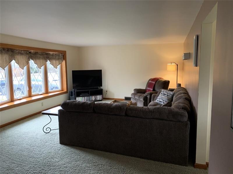 7064 Shannon Road Verona, PA 15147 - Photo 5 of 22 Gallery Image 5