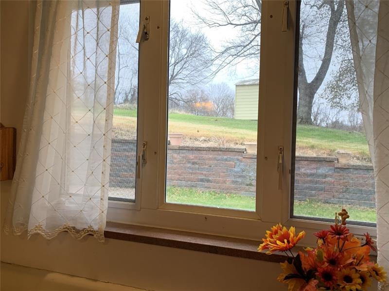 7064 Shannon Road Verona, PA 15147 - Photo 6 of 22 Gallery Image 6