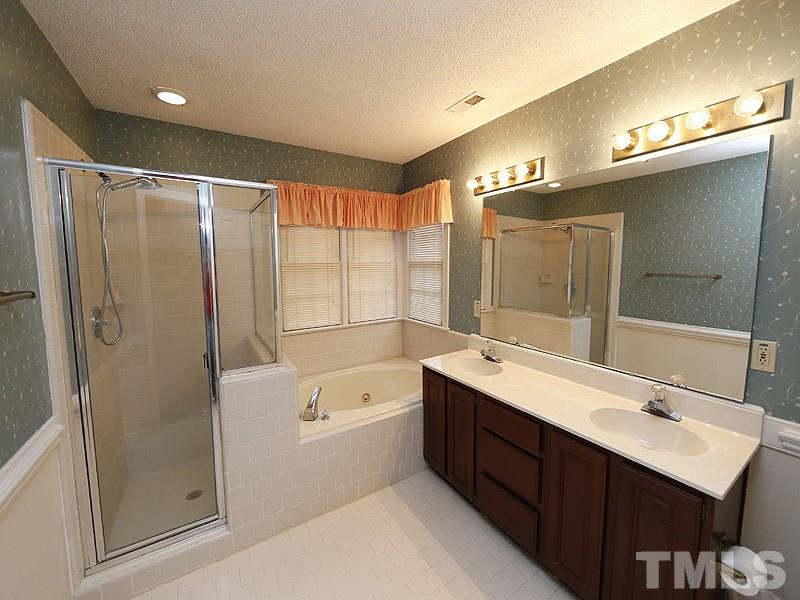 2517 Harptree Court Raleigh, NC 27613 - Photo 9 of 14 Gallery Image 9