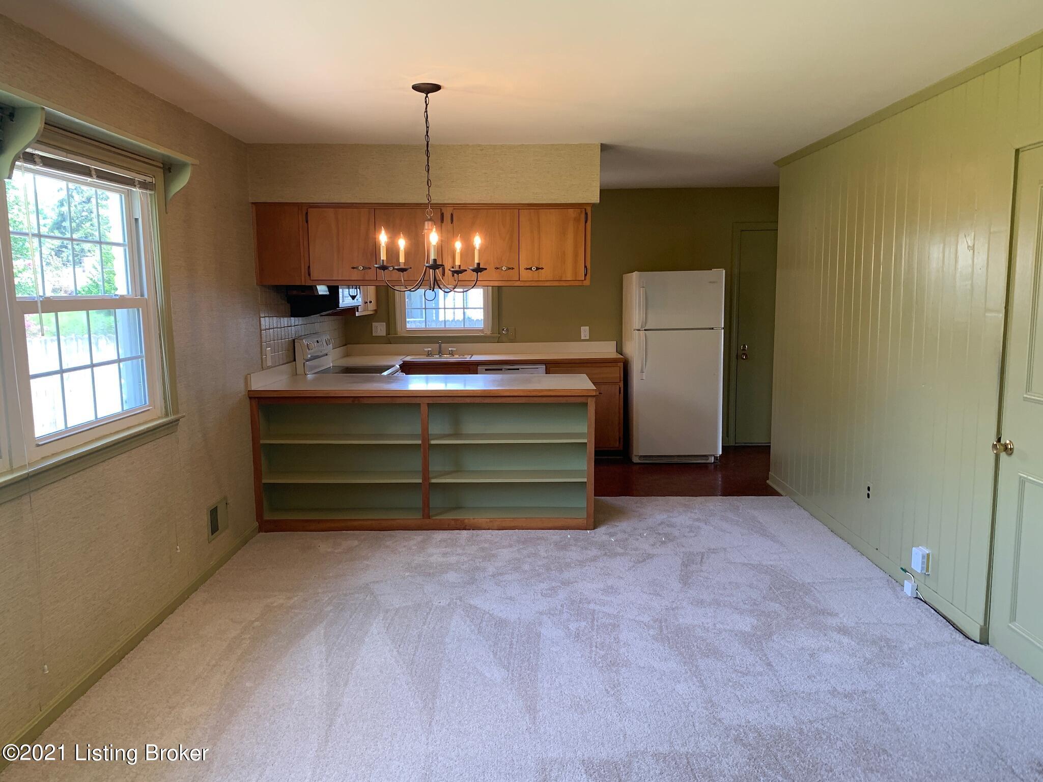 8603 Whipps Bend Road Louisville, KY 40222 - Photo 28 of 53 Family Room