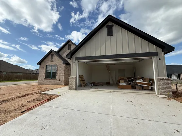 $419,000 | 2822 CAPTAIN Court, Bryan, TX 77808