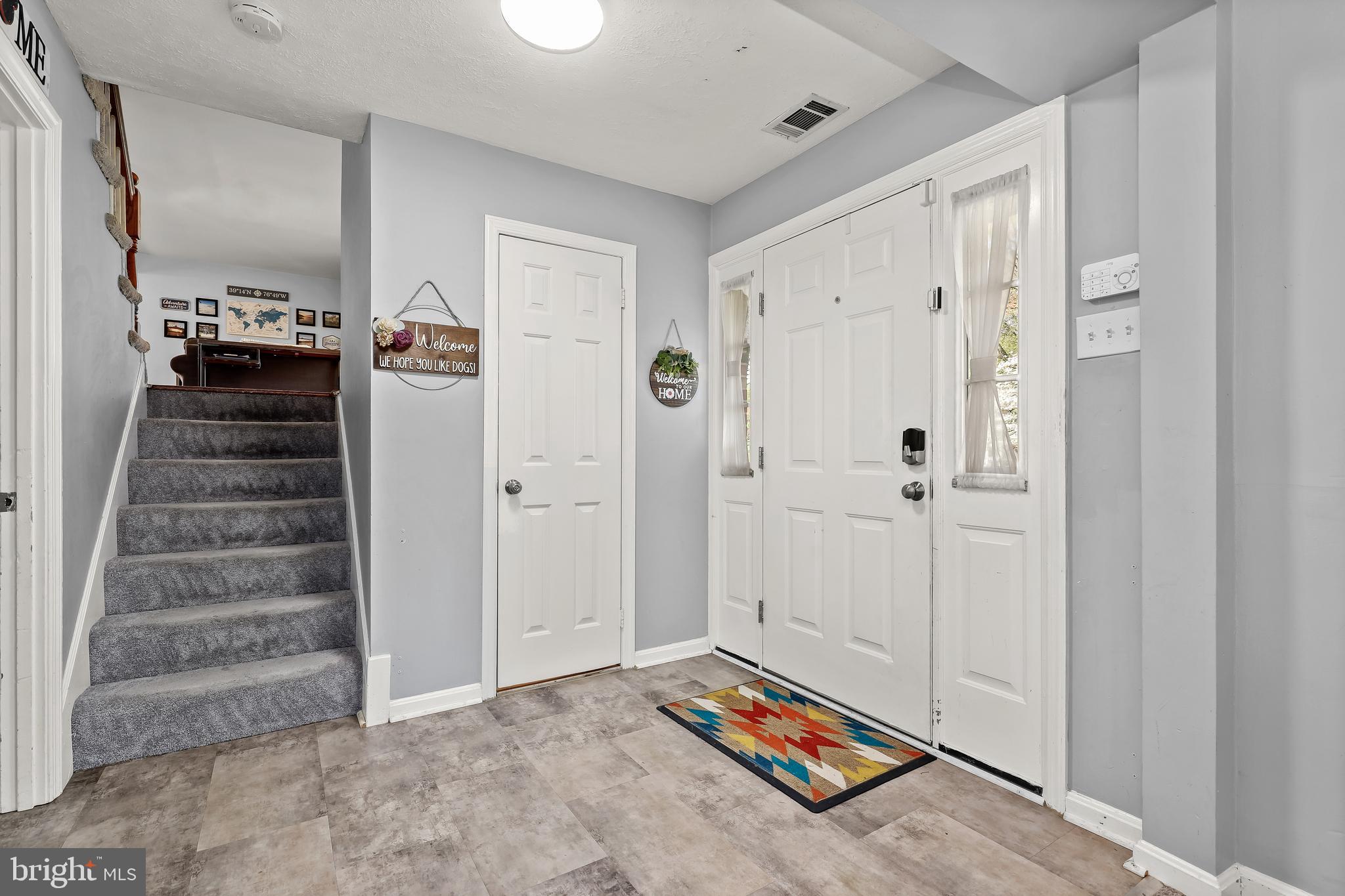 4709 Parkvale Road Ellicott City, MD 21043 - Photo 2 of 55 Foyer