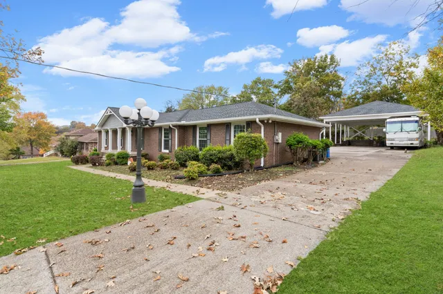 $689,900 | 607 Yvonne Drive, Goodlettsville, TN 37072