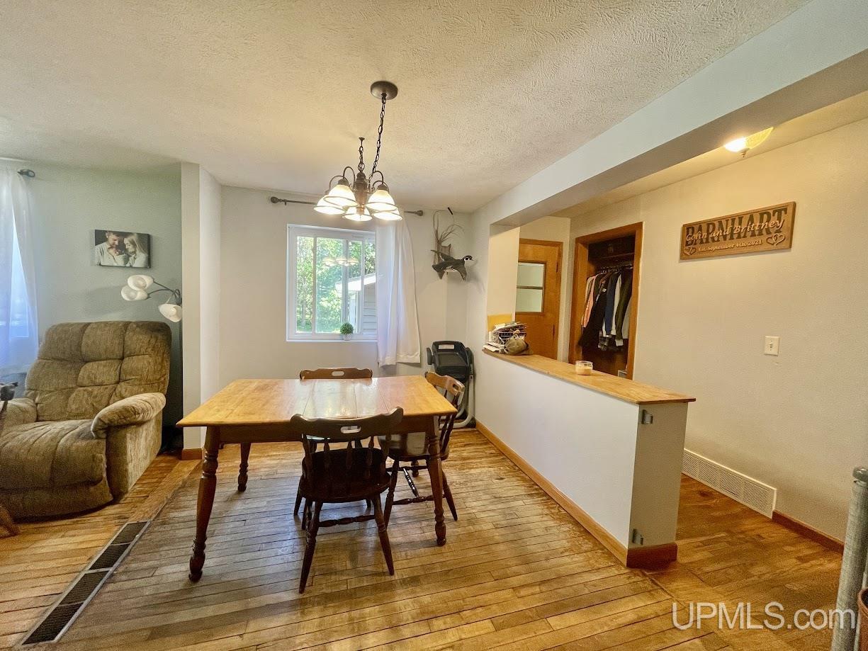 6690 M Road Escanaba, MI 49829 - Photo 5 of 29