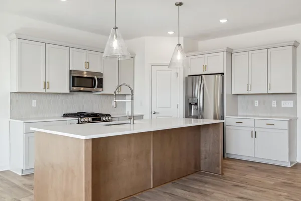 $625,000 | 17763 Ellsworth Drive, Lakeville, MN 55044