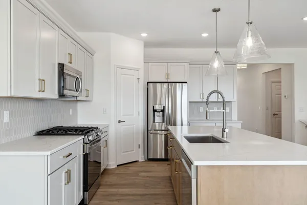 $625,000 | 17763 Ellsworth Drive, Lakeville, MN 55044