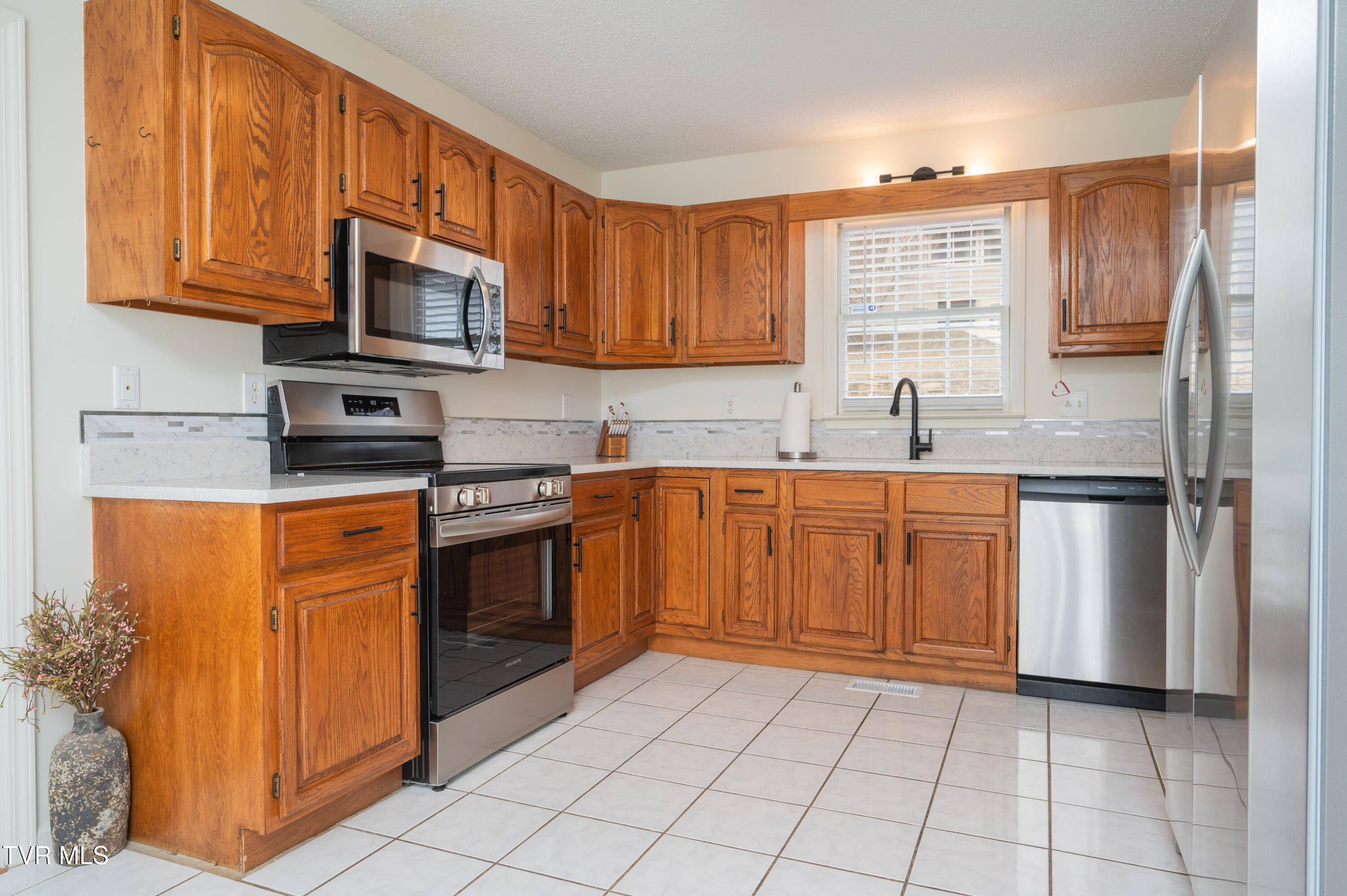 744 Stuffle Street Kingsport, TN 37660 - Photo 11 of 69 Stuffle-29
