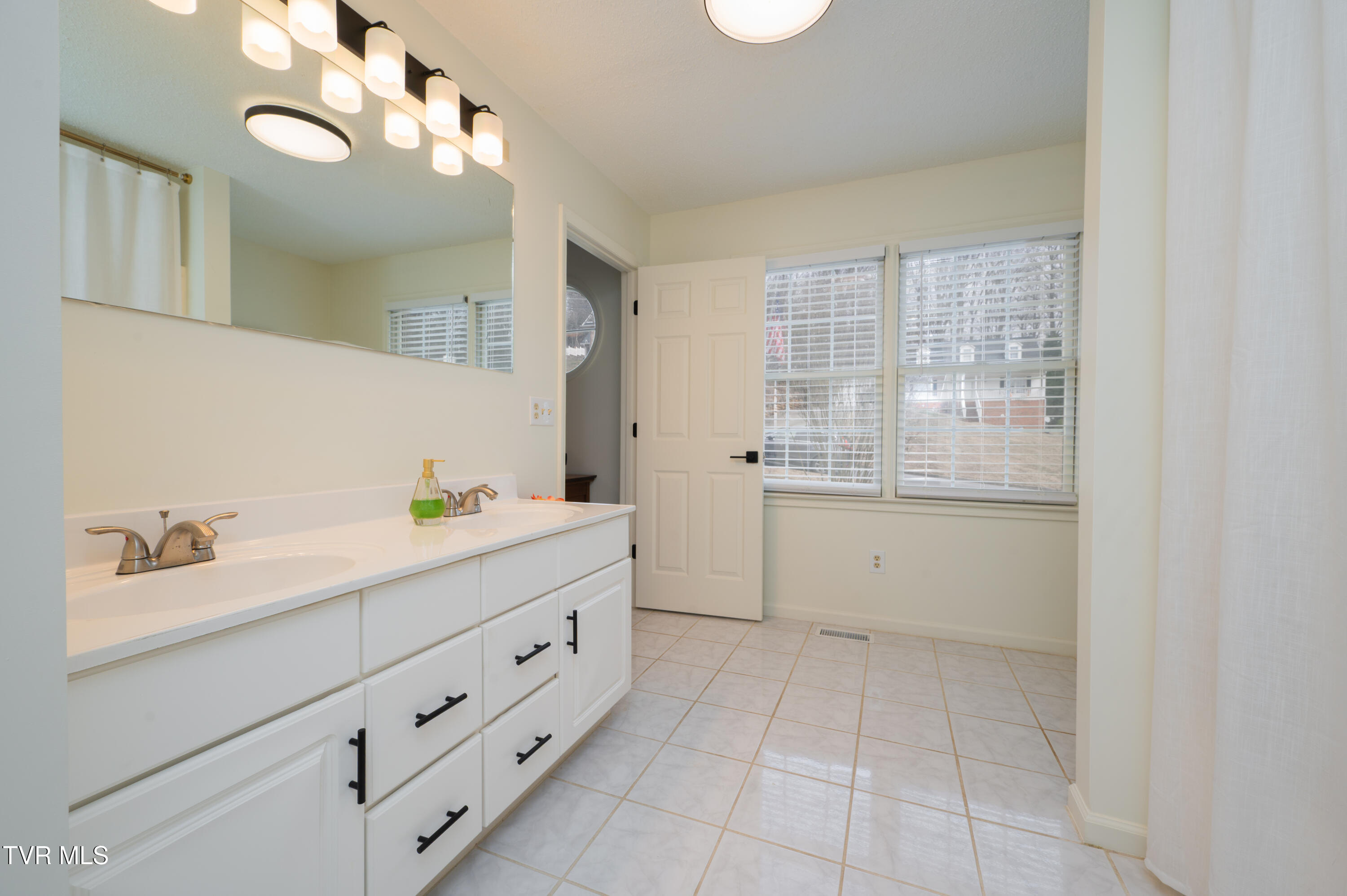744 Stuffle Street Kingsport, TN 37660 - Photo 28 of 69 Stuffle-45
