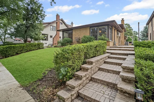 $459,000 | 421 North Elm Street, Itasca, IL 60143