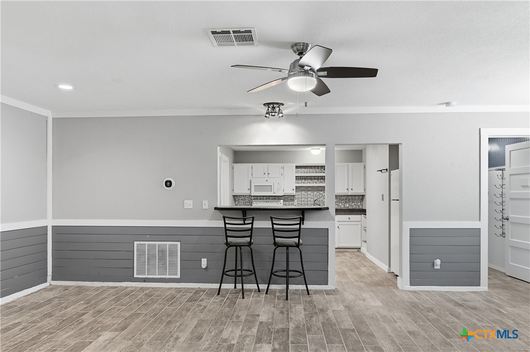 332 West Klein Street Seguin, TX 78155 - Photo 7 of 24 a view of a dining room with furniture