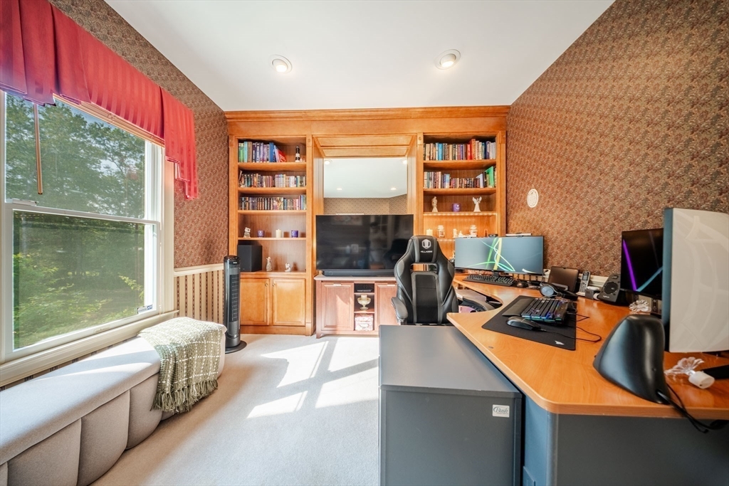169 Pinecrest Road Holliston, MA 01746 - Photo 11 of 39 Gallery Image 11