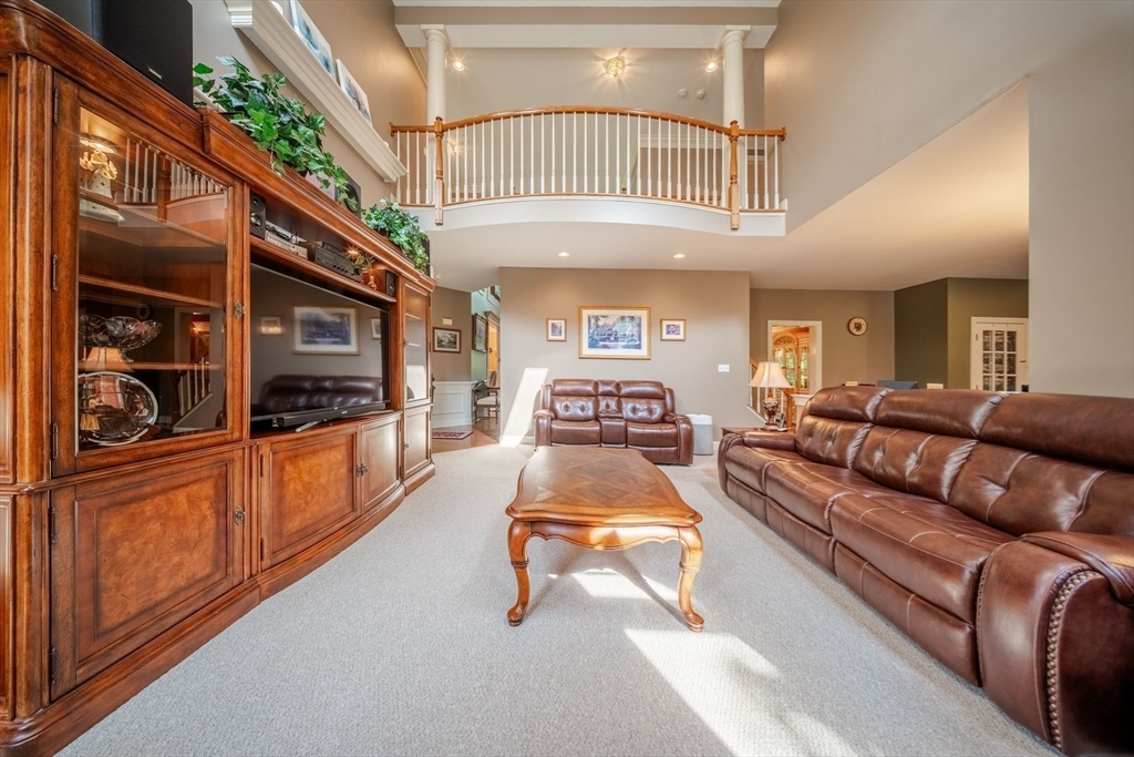 169 Pinecrest Road Holliston, MA 01746 - Photo 5 of 39 Gallery Image 5