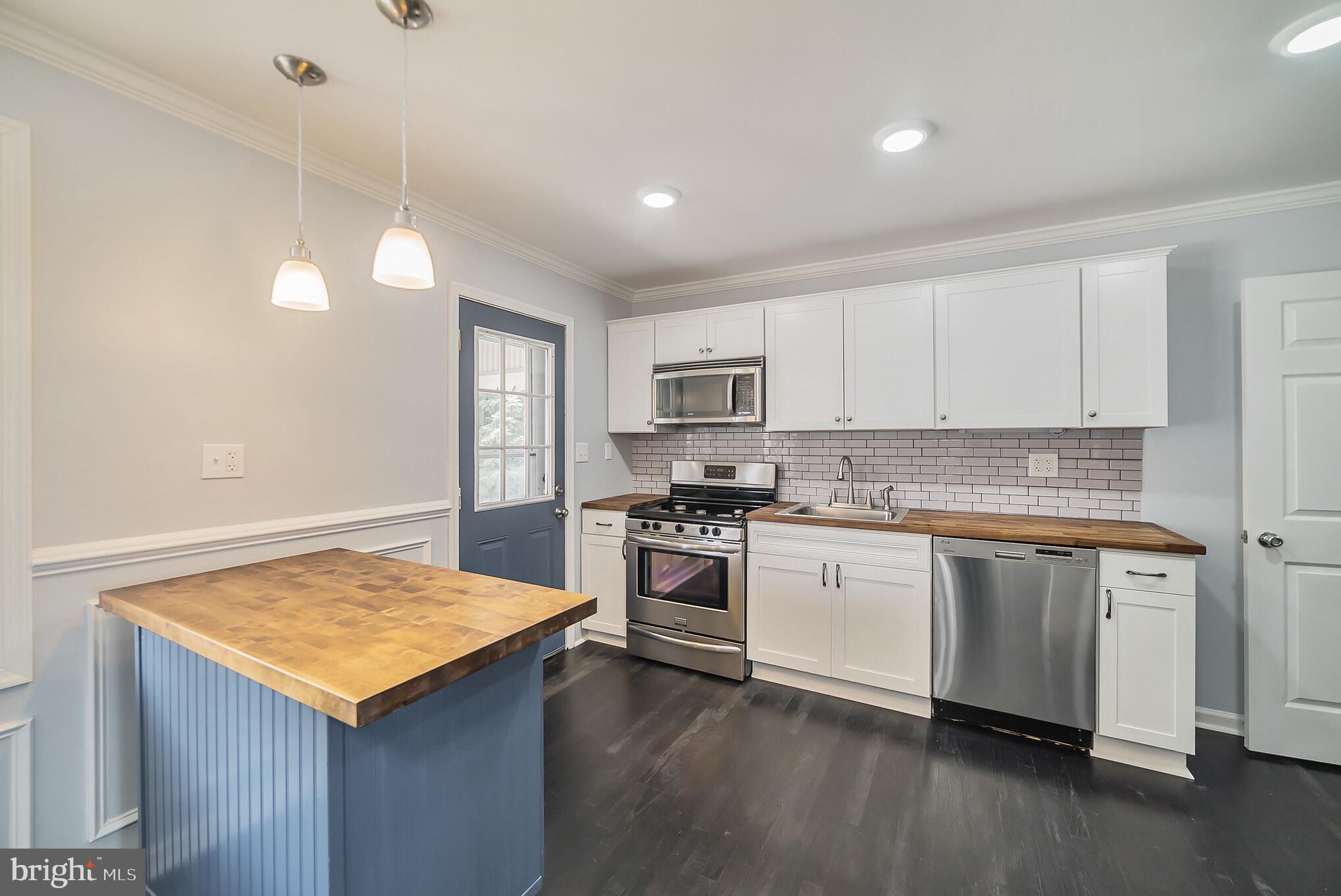 2102 Sunnythorn Road Baltimore, MD 21220 - Photo 7 of 29