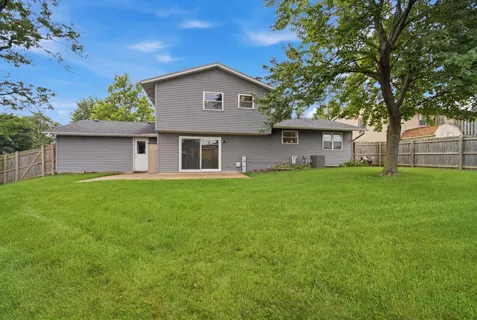 $525,000 | 1596 Texas Street, Elk Grove Village, IL 60007
